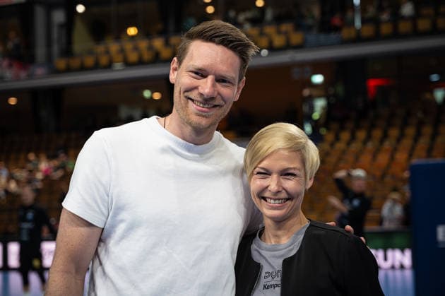 26 04 2026, xovx, Handball Daikin Handball Bundesliga, HSG Wetzlar Bergischer HC v l Dyn Co commentator Tobias Reichmann and Dyn commentator Anett Sattler Wetzlar Buderus Arena Hessen Germany EN