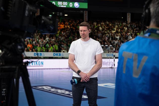 26 04 2026, xovx, Handball Daikin Handball Bundesliga, HSG Wetzlar Bergischer HC Dyn Co commentator Tobias Reichmann former player of HSG Wetzlar, MT Melsungen, THW Kiel Wetzlar Buderus Arena Hessen Germany EN