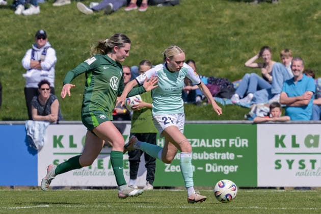 26 04 2026, Football, 2 Womens Bundesliga, 2025 2026, Matchday 23, SG 99 Andernach VfL Wolfsburg II Isabel Pfeiffer 21 Andernach asserts herself on the wing Andernach Stadium Rhineland-Palatinate Germany