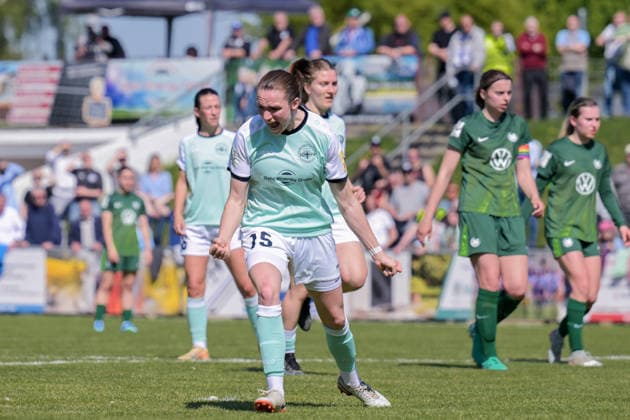26 04 2026, Soccer, 2 Women Bundesliga, 2025 2026, Matchday 23, SG 99 Andernach VfL Wolfsburg II Vanessa Zilligen 15 Andernach cheers after converting the penalty Andernach Stadium Rhineland-Palatinate Germany