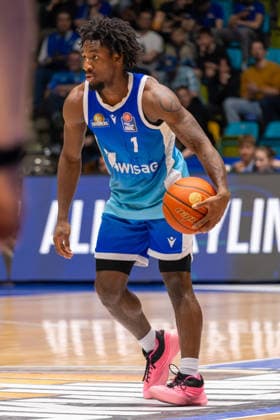 Basketball Bundesliga BBL, Frankfurt Skyliners vs ALBA Berlin, Süwag Energie Arena Frankfurt am Main 26 04 2026 Basketball Bundesliga BBL, Frankfurt am Main, Germany 26 04 2026 Isaiah Swope Frankfurt Skyliners, 1 am Ball, Basketball Bundesliga BBL, Match of Frankfurt Skyliners vs ALBA Berlin, Süwag Energie Arena Frankfurt am Main Copyright: xBEAUTIFULxSPORTS Freudensteinx