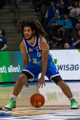 Basketball Bundesliga BBL, Frankfurt Skyliners vs ALBA Berlin, Süwag Energie Arena Frankfurt am Main 26 04 2026 Basketball Bundesliga BBL, Frankfurt am Main, Germany 26 04 2026 Tyger Campbell Frankfurt Skyliners, 00 am Ball, Basketball Bundesliga BBL, Match of Frankfurt Skyliners vs ALBA Berlin, Süwag Energie Arena Frankfurt am Main Copyright: xBEAUTIFULxSPORTS Freudensteinx