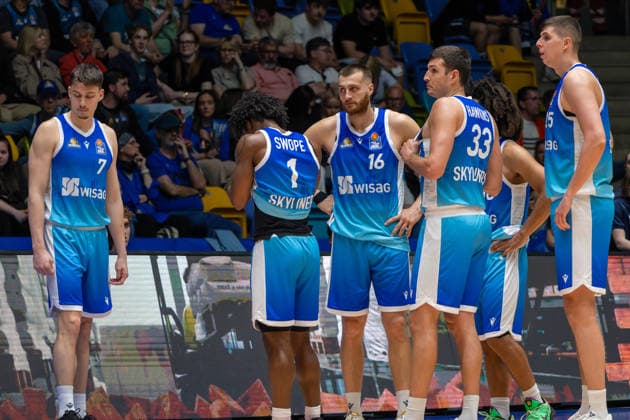 Basketball Bundesliga BBL, Frankfurt Skyliners vs ALBA Berlin, Süwag Energie Arena Frankfurt am Main 26 04 2026 Basketball Bundesliga BBL, Frankfurt am Main, Germany 26 04 2026 The Frankfurt Skyliners players shortly before the end of the match, Basketball Bundesliga BBL, Frankfurt Skyliners vs ALBA Berlin match, Süwag Energie Arena Frankfurt am Main Copyright: xBEAUTIFULxSPORTS Freudensteinx