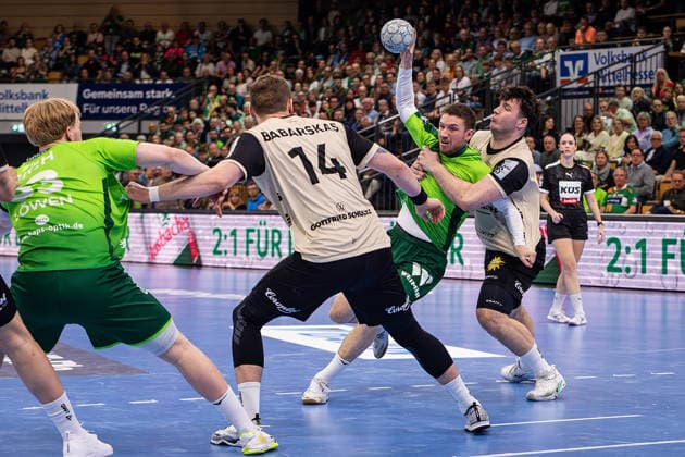 26 04 2026, xovx, Handball Daikin Handball Bundesliga, HSG Wetzlar Bergischer HC v l Georg Löwen HSG Wetzlar , Gerdas Babarskas Bergischer HC , Dominik Mappes HSG Wetzlar , Aron Seesing Bergischer HC Wetzlar Buderus Arena Hessen Germany EN