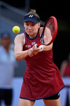 April 26, 2026, Madrid, Madrid, Spain: Elena Rybakina of Kazakhstan plays against Qinwen Zheng of China during the Mutua Madrid Open 2026, ATP, Tennis Herren Masters 1000 and WTA, Tennis Damen 1000, at La Caja Magica on April 26, 2026 in Madrid, Spain. Madrid Spain - ZUMAa181 20260426_zaa_a181_612 Copyright: xOscarxJ.xBarrosox