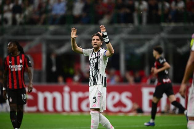 AC Milan v Juventus FC - Serie A Manuel Locatelli of Juventus FC looks on during a Serie A match between AC Milan and Juventus at San Siro Stadium in Milan, Italy, on April 26, 2026. Milan Lombardy Italy  Copyright: xAndreaxDiodatox originalFilename:diodato-acmilanv260426_npUPn.jpg