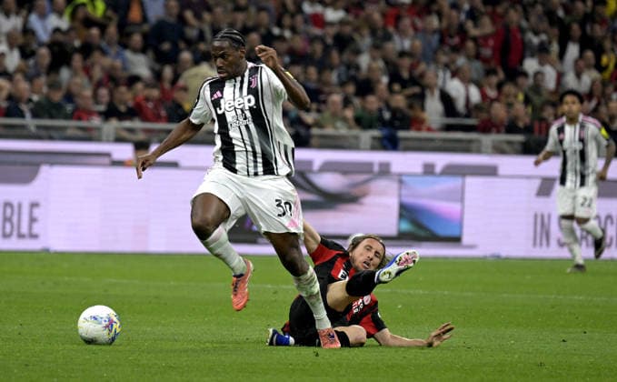 Foto IPP Paolo Bona Milano 26 04 2026 Campionato Serie A di Calcio stagione 2025 2026 partita Milan-Juventus Nella foto Jonathan David e Luka Modric Italy Photo Press Worldwide Copyright italy Italy ITALY  Copyright: xR4924_italyphotopressx