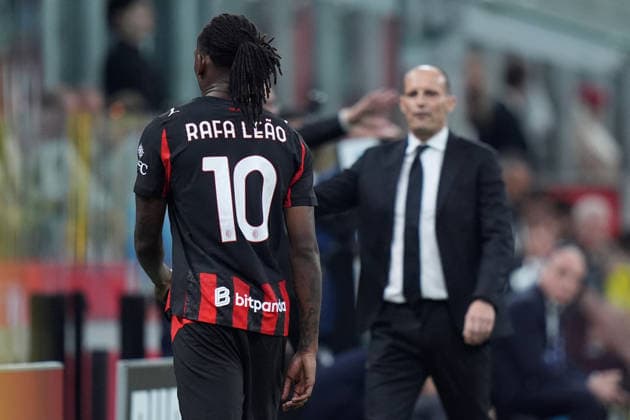 AC Milan™s Rafael Leao , AC Milan™s head coach Massimiliano Allegri during the Serie A soccer match between Milan and Juventus at the San Siro Stadium in Milan , north Italy - Saturday , April 26 , 2026. - Soccer .  Copyright: xSpada LaPressex
