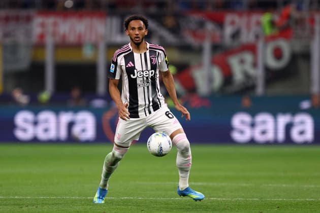 Ac Milan - Juventus Fc Lloyd Kelly of Juventus Fc in action during the Serie A match beetween Ac Milan and Juventus Fc at Stadio Giuseppe Meazza on April 26 2026 in Milano, Italy . Milano Stadio Giuseppe Meazza Italy Copyright: xMarcoxCanonierox