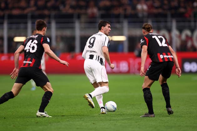 Ac Milan - Juventus Fc Dusan Vlahovic of Juventus Fc in action during the Serie A match beetween Ac Milan and Juventus Fc at Stadio Giuseppe Meazza on April 26 2026 in Milano, Italy . Milano Stadio Giuseppe Meazza Italy Copyright: xMarcoxCanonierox