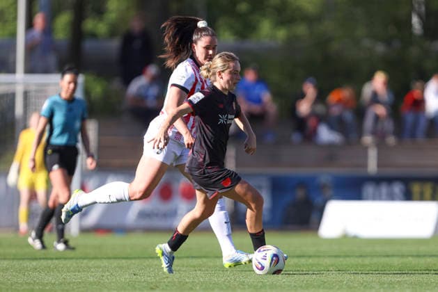 Svenja Fölmli SC Freiburg and Sofie Zdebel Bayer 04 Leverkusen battle for the ball during the Woman Bundesliga match between Bayer 04 Leverkusen and SC Freiburg, Ulrich Haberland Stadion on April 26, 2026 in Leverkusen, Germany Photo by Oliver Kaelke DeFodi Images Svenja Fölmli SC Freiburg and Sofie Zdebel Bayer 04 Leverkusen battle for the ball during the Woman Bundesliga match between Bayer 04 Leverkusen and SC Freiburg at Ulrich Haberland Stadion on April 26, 2026 in Leverkusen, Germany Photo by Oliver Kaelke DeFodi Images DFL regulations prohibit any use of photographs as image sequences and or quasi video Photo by Oliver Kaelke DeFodi Images