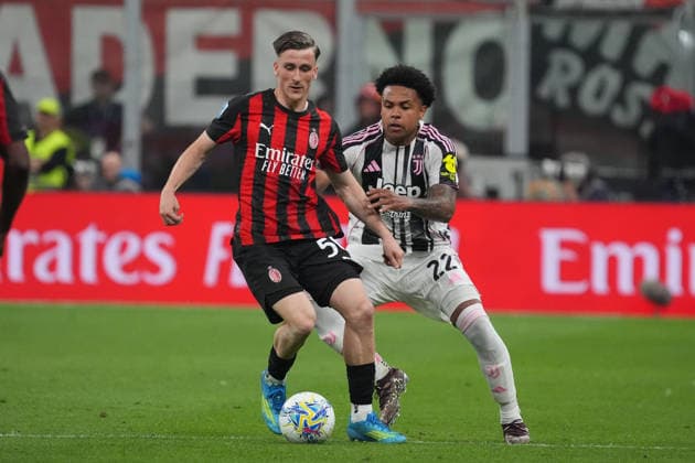 Milan™s Alexis Saelemaekers during the Serie A soccer match between Milan and Juventus at the Giuseppe Meazza stadium in Milano, north Italy - April 26, 2026 - Soccer.  Copyright: xAlessioxMorgese LaPressex