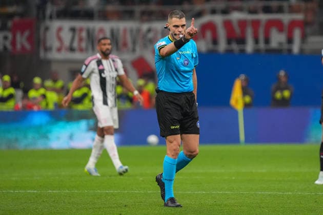 Simone Sozza, referee during the Serie A soccer match between Milan and Juventus at the Giuseppe Meazza stadium in Milano, north Italy - April 26, 2026 - Soccer.  Copyright: xAlessioxMorgese LaPressex