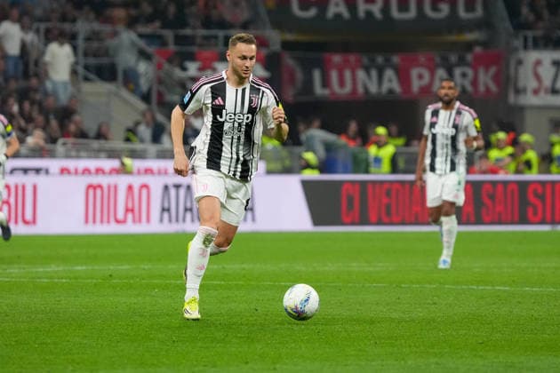 Juventus™s Teun Koopmeiners during the Serie A soccer match between Milan and Juventus at the Giuseppe Meazza stadium in Milano, north Italy - April 26, 2026 - Soccer.  Copyright: xAlessioxMorgese LaPressex