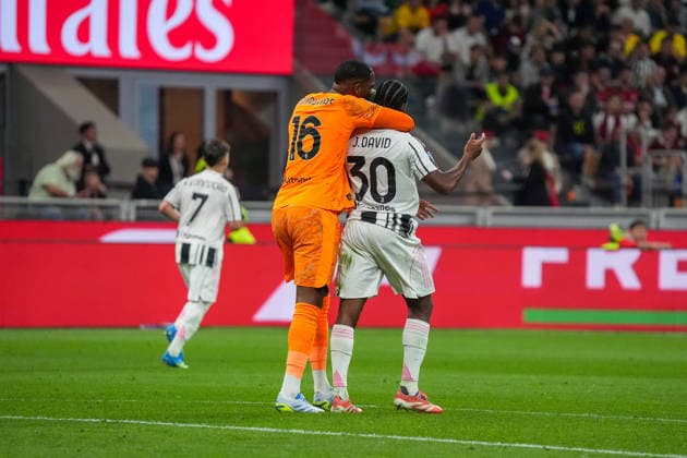 Juventus™s Kenan Yildiz and Milan™s Mike Maignan during the Serie A soccer match between Milan and Juventus at the Giuseppe Meazza stadium in Milano, north Italy - April 26, 2026 - Soccer.  Copyright: xAlessioxMorgese LaPressex