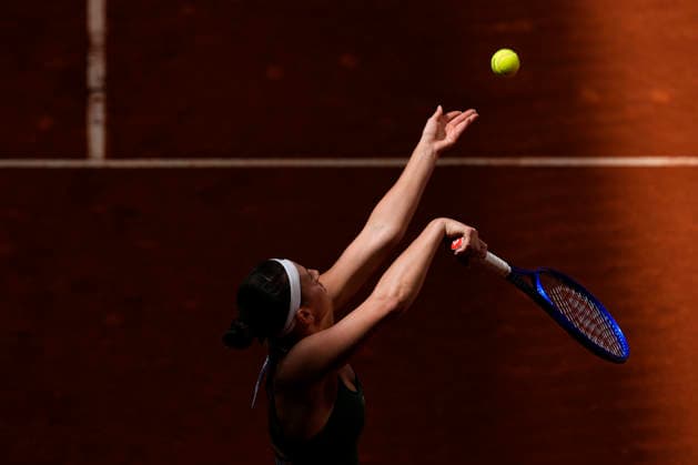 April 26, 2026, Madrid, Madrid, Spain: Marta Kostyuk of Ukraine plays against Jessica Pegula of USA during the Mutua Madrid Open 2026, ATP, Tennis Herren Masters 1000 and WTA, Tennis Damen 1000, at La Caja Magica on April 26, 2026 in Madrid, Spain. Madrid Spain - ZUMAa181 20260426_zaa_a181_463 Copyright: xOscarxJ.xBarrosox