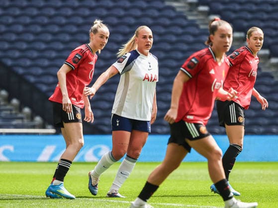 LONDON, ENGLAND - APRIL 26: Cathinka Tandberg of Tottenham awaiting a corner kick during the Barclays Womens Super League match between Tottenham Hotspur and Manchester United, ManU at Tottenham Hotspur Stadium on April 26, 2026 in London, England. Copyright: xJodyxDemayx-xDaviesx xSPPx Sportspressphoto_SPR137345