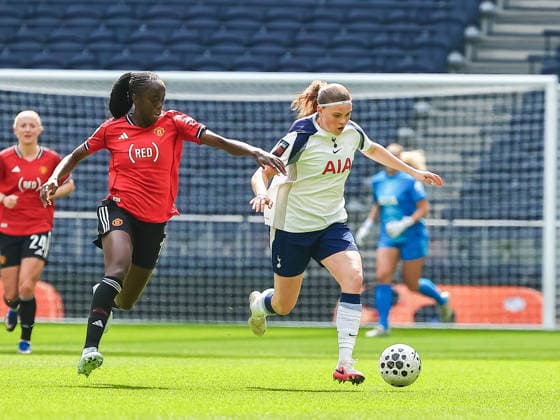 LONDON, ENGLAND - APRIL 26: Signe Gaupset of Tottenham with ball during the Barclays Womens Super League match between Tottenham Hotspur and Manchester United, ManU at Tottenham Hotspur Stadium on April 26, 2026 in London, England. Copyright: xJodyxDemayx-xDaviesx xSPPx Sportspressphoto_SPR137380