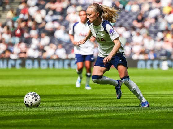 LONDON, ENGLAND - APRIL 26: Mikoa Hamano of Tottenhamduring the Barclays Womens Super League match between Tottenham Hotspur and Manchester United, ManU at Tottenham Hotspur Stadium on April 26, 2026 in London, England. Copyright: xJodyxDemayx-xDaviesx xSPPx Sportspressphoto_SPR137421