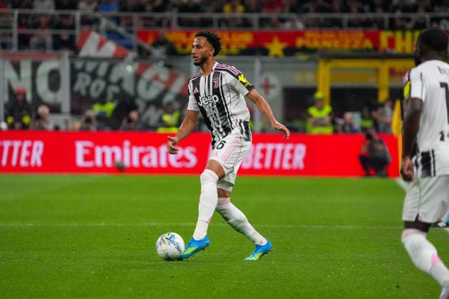Juventus™s Lloyd Kelly during the Serie A soccer match between Milan and Juventus at the Giuseppe Meazza stadium in Milano, north Italy - April 26, 2026 - Soccer.  Copyright: xAlessioxMorgese LaPressex