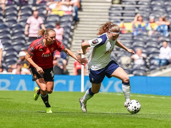 LONDON, ENGLAND - APRIL 26: Signe Gaupset of Tottenham with ball during the Barclays Womens Super League match between Tottenham Hotspur and Manchester United, ManU at Tottenham Hotspur Stadium on April 26, 2026 in London, England. Copyright: xJodyxDemayx-xDaviesx xSPPx Sportspressphoto_SPR137438