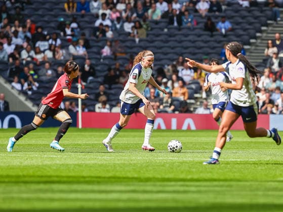 LONDON, ENGLAND - APRIL 26: Signe Gaupset of Tottenham with ball during the Barclays Womens Super League match between Tottenham Hotspur and Manchester United, ManU at Tottenham Hotspur Stadium on April 26, 2026 in London, England. Copyright: xJodyxDemayx-xDaviesx xSPPx Sportspressphoto_SPR137446