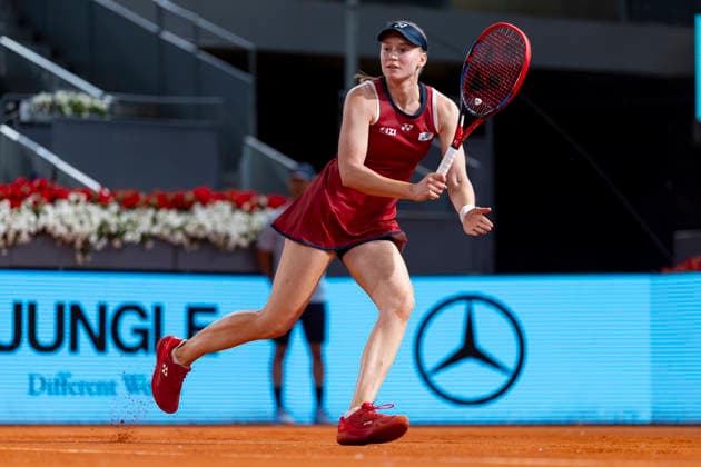 Mutua Madrid Open - Day Seven MADRID, SPAIN - APRIL 26: Elena Rybakina of Kazakhstan in action against Qinwen Zheng of China during the Women s Singles Round of 32 match during the Mutua Madrid Open 2026 tournament celebrated at La Caja Magica on April 26, 2026 in Madrid, Spain. Madrid La Caja Magica Madrid Spain Copyright: xAlbertoxGardinx AGardin_20260426_Tennis_Madrid_Day7_1047