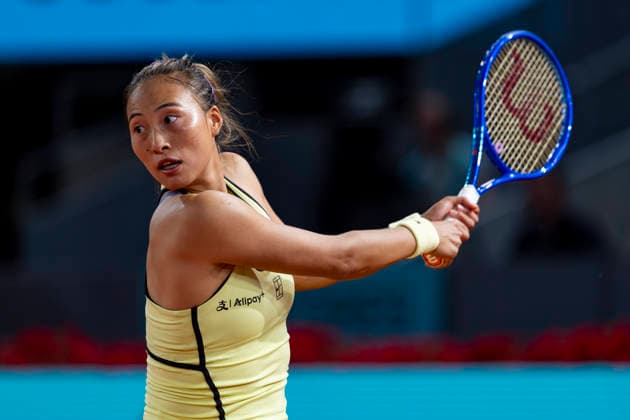 Mutua Madrid Open - Day Seven MADRID, SPAIN - APRIL 26: Qinwen Zheng of China in action against Elena Rybakina of Kazakhstan during the Women s Singles Round of 32 match during the Mutua Madrid Open 2026 tournament celebrated at La Caja Magica on April 26, 2026 in Madrid, Spain. Madrid La Caja Magica Madrid Spain Copyright: xAlbertoxGardinx AGardin_20260426_Tennis_Madrid_Day7_1052