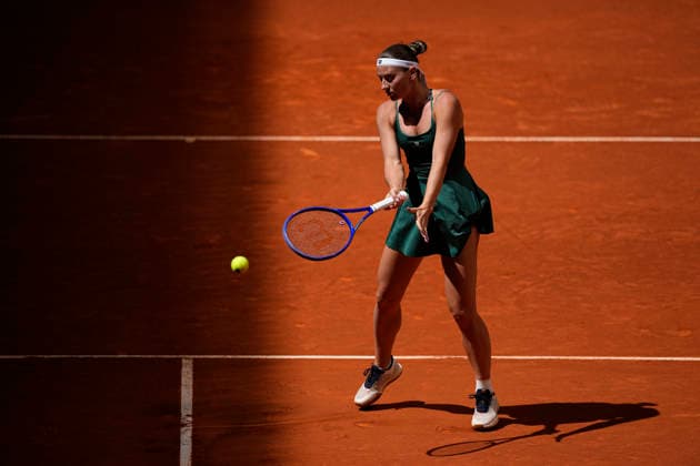 April 26, 2026, Madrid, Madrid, Spain: Marta Kostyuk of Ukraine plays against Jessica Pegula of USA during the Mutua Madrid Open 2026, ATP, Tennis Herren Masters 1000 and WTA, Tennis Damen 1000, at La Caja Magica on April 26, 2026 in Madrid, Spain. Madrid Spain - ZUMAa181 20260426_zaa_a181_450 Copyright: xOscarxJ.xBarrosox