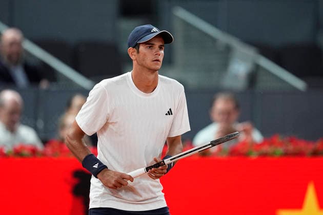 April 26, 2026, Madrid, Madrid, Spain: Rafael Jodar of Spain plays against Joao Fonseca of Brazil during the Mutua Madrid Open 2026, ATP, Tennis Herren Masters 1000 and WTA, Tennis Damen 1000, at La Caja Magica on April 26, 2026 in Madrid, Spain. Mutua Madrid Open 2026 - Day 7 - ZUMAa181 20260426_zaa_a181_739 Copyright: xOscarxJ.xBarrosox