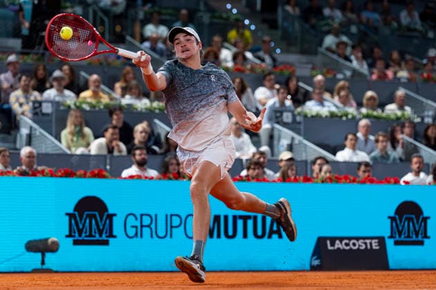 Mutua Madrid Open - Day Seven MADRID, SPAIN - APRIL 26: Joao Fonseca of Brazil plays a forehand against Rafael Jodar of Spain during the Men s Singles Round of 32 match during the Mutua Madrid Open 2026 tournament celebrated at La Caja Magica on April 26, 2026 in Madrid, Spain. Madrid La Caja Magica Madrid Spain Copyright: xAlbertoxGardinx AGardin_20260426_Tennis_Madrid_Day7_1175