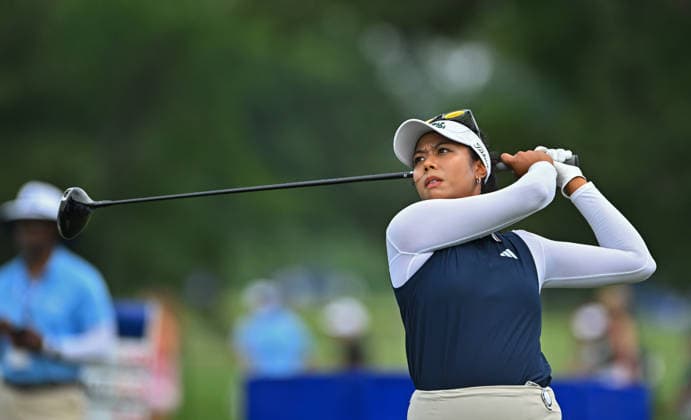 HOUSTON, TX - APRIL 26: Patty Tavatanakit hits from the sixteenth tee box during the final round of The Chevron Championship in the LPGA, Golf Damen on Sunday, April 26, 2026 at Memorial Park Golf Course in Houston, TX. (Photo by Austin McAfee Icon Sportswire) GOLF: APR 26 LPGA The Chevron Championship EDITORIAL USE ONLY Icon260426022