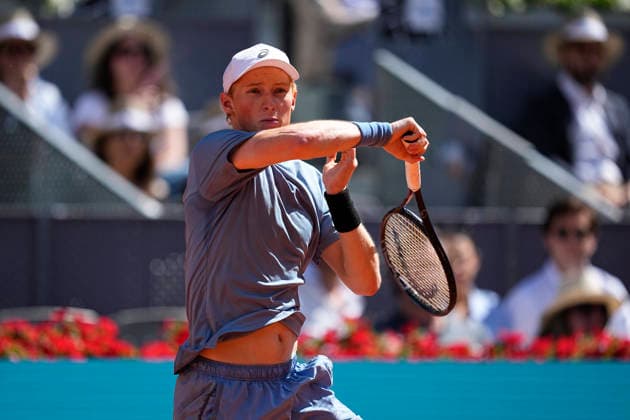 April 26, 2026, Madrid, Madrid, Spain: Elmer Moller of Denmark plays against Jannik Sinner of Italy during the Mutua Madrid Open 2026, ATP, Tennis Herren Masters 1000 and WTA, Tennis Damen 1000, at La Caja Magica on April 26, 2026 in Madrid, Spain. Madrid Spain - ZUMAa181 20260426_zaa_a181_323 Copyright: xOscarxJ.xBarrosox