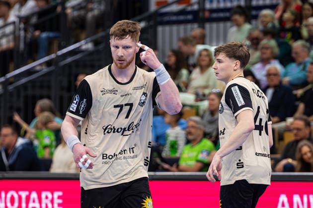 26 04 2026, xovx, Handball Daikin Handball Bundesliga, HSG Wetzlar Bergischer HC v l Johannes Wasielewski Bergischer HC gesticulating, gesticulating with his arms, Julian Fuchs Bergischer HC Wetzlar Buderus Arena Hessen Germany EN