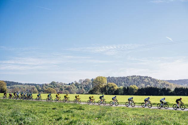 2026 Liege-Bastogne-Liege Picture by Zac Williams SWpix.com - 26 04 2026 - Cycling - 2026 Liege-Bastogne-Liege - The peloton. Copyright: x xSWpix.comx(t axPhotographyxHubxLtd)xZacxWilliams SWpix.comx SWP-2645
