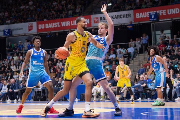 Frankfurt Skyliners ALBA Berlin, easyCredit BBL Norris Agbakoko Alba Berlin, 17 wins against Till Pape Skyliners, 19 Game of the easyCredit BBL between Frankfurt Skyliners and ALBA Berlin on April 26, 2026 at Süwag Energie ARENA in Frankfurt am Main , Frankfurt am Main Hessen Germany Süwag Energie ARENA