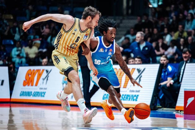 Malte Delow Alba Berlin, 06 , Isaiah Swope Skyliners Frankfurt, 01 GER, Skyliners Frankfurt vs Alba Berlin, easycredit BBL, Bundesliga, 31 Matchday, Season 2025 2026 26 04 2026 Eibner Pressefoto Attila Ziga GER, Skyliners Frankfurt vs Alba Berlin, easycredit BBL, Bundesliga, 31 Matchday, Season 2025 2026 26 04 2026 Frankfurt am Main Copyright: xEibner-Pressefotox EP_AZA