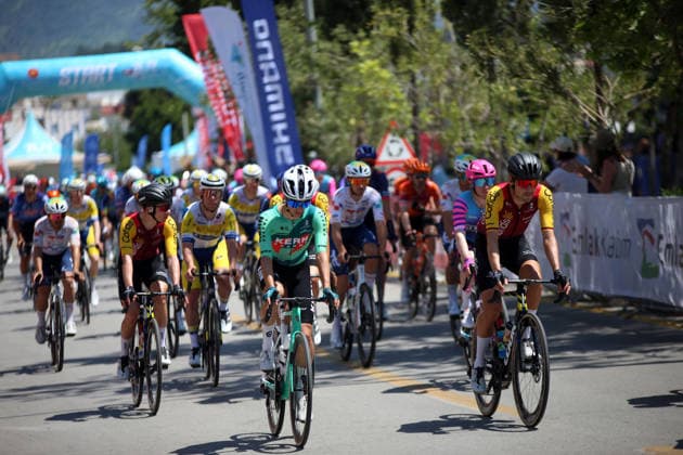 61st Presidential Cycling Tour of Turkiye AYDIN, TURKIYE - APRIL 27: Cyclists compete at the start of the second stage of the 61st Presidential Cycling Tour of Turkiye, a 152-kilometer route from Aydin to Marmaris, in Aydin, Turkiye, on April 27, 2026. Held under the auspices of the Turkish Presidency and supported by the Turkish Youth and Sports Ministry, the eight-stage race is Turkiye’s only event in the ‘ProSeries’ category on the UCI Europe Tour calendar. Ferdi Uzun Anadolu Aydin Turkey. Editorial use only. Please get in touch for any other usage.  Copyright: x2026xAnadoluxFerdixUzunx