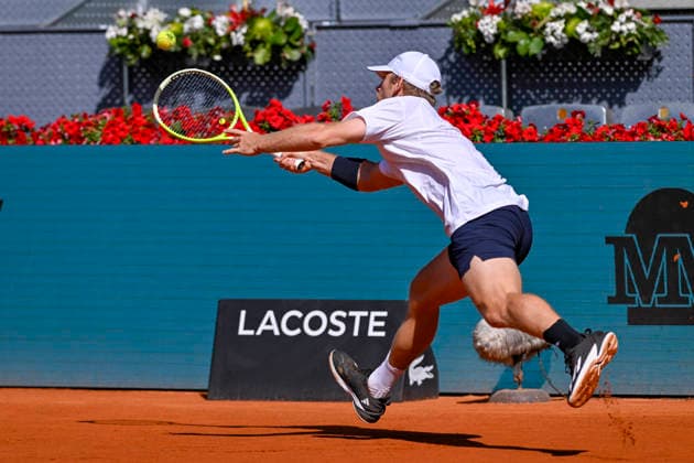 April 27, 2026, Madrid, Madrid, Spain: ALEJANDRO DAVIDOVICH of spain - ADIDAS dribbles against during the Mutua Madrid Open 2026, ATP, Tennis Herren Masters 1000 and WTA, Tennis Damen 1000 tennis tournament, celebrated at Caja Magica on April 26, 2026 in Madrid, Spain. Mutua Madrid Open 2026 - Day 8 (04.27.26) - ZUMAc312 20260427_zsp_c312_059 Copyright: xOscarxManuelxSanchezx