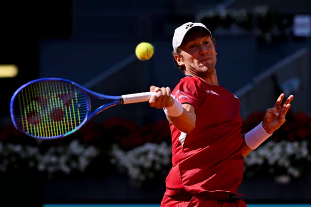 April 27, 2026, Madrid, Madrid, Spain: CASPER RUUD of norway - YONEX plays a return shot against during the Mutua Madrid Open 2026, ATP, Tennis Herren Masters 1000 and WTA, Tennis Damen 1000 tennis tournament, celebrated at Caja Magica on April 26, 2026 in Madrid, Spain. Mutua Madrid Open 2026 - Day 8 (04.27.26) - ZUMAc312 20260427_zsp_c312_074 Copyright: xOscarxManuelxSanchezx