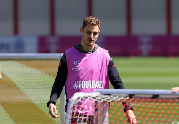 Football, Men, Champions League, Season 2025 2026, FC Bayern Munich, Final training Josip Stanisic FC Bayern Munich head, upper body with shirt