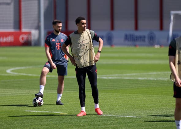 Football, Men, Champions League, Season 2025 2026, FC Bayern Munich, Final training Jamal Musiala FC Bayern Munich standing on the training pitch