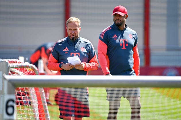 v.li:Aaron DANKS (Co-Trainer FCB), Trainer Vincent KOMPANY (Bayern Muenchen). Abschlusstraining Bayern Muenchen am 27.04.2026 Fussball Champions League Halbfinale Paris Saint Germain (PSG) - FC Bayern Muenchen am 28.04.2026 *** from left Aaron DANKS Co coach FCB , coach Vincent KOMPANY Bayern Muenchen final training Bayern Muenchen on 27 04 2026 Football Champions League semi-final Paris Saint Germain PSG FC Bayern Muenchen on 28 04 2026