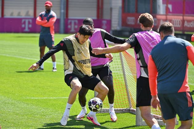Minjae KIM FC Bayern Muenchen , action,duel against Dayot UPAMECANO Bayern Muenchen final training Bayern Muenchen on 27 04 2026 Football Champions League semi-final Paris Saint Germain PSG FC Bayern Muenchen on 28 04 2026