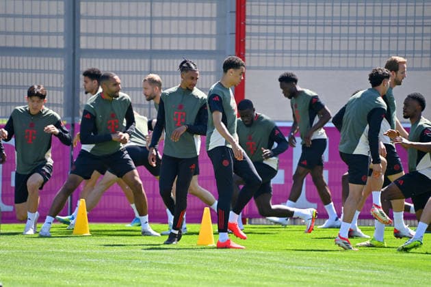 from left Minjae KIM FC Bayern Muenchen ,Luis DIAZ Bayern Muenchen ,Jonathan TAH Bayern Muenchen ,Konrad LAIMER Bayern Muenchen ,Michael OLISE Bayern Muenchen ,Jamal MUSIALA Bayern Muenchen , Final training Bayern Muenchen on 27 04 2026 Football Champions League semi-final Paris Saint Germain PSG FC Bayern Muenchen on 28 04 2026