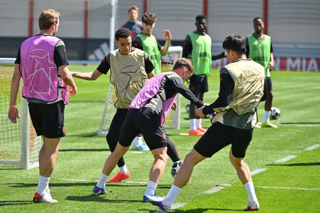 from left Harry KANE Bayern Muenchen ,Jamal MUSIALA Bayern Muenchen , Joshua KIMMICH Bayern Muenchen , Minjae KIM FC Bayern Muenchen , action,duel final training Bayern Muenchen on 27 04 2026 Soccer Champions League Semi Final Paris Saint Germain PSG FC Bayern Muenchen on 28 04 2026