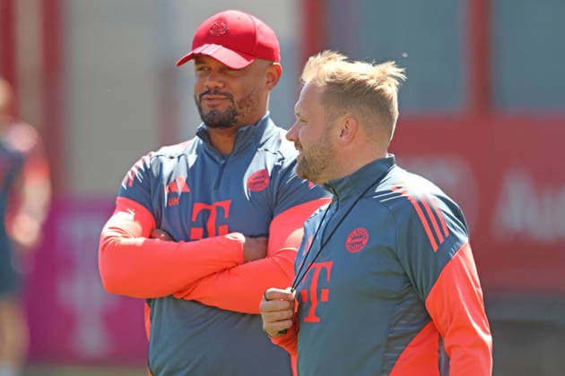 Co-coach Aaron Danks, Coach Vincent Kompany, in conversation, Portrait, Portrait, Football final training of FC Bayern Munich before UEFA Champions League, against Paris Saint Germain 27 04 2026 Training ground, Säbenerstr PHOTO Mladen Lackovic LakoPress