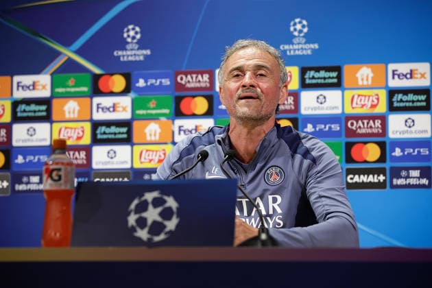 2026 04 27 Paris, Parc des Princes Paris Saint Germain press conference ahead of the Champions League semi-final Paris Saint Germain Bayern Munich v l , coach, coach Luis Enrique Paris Saint Germain laughs Copyright: AntonioxBorga
