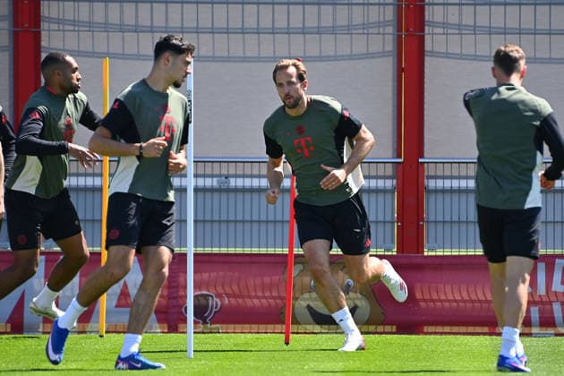 from left Jonathan TAH Bayern Muenchen ,Aleksandar PAVLOVIC Bayern Muenchen , Harry KANE Bayern Muenchen , Final training Bayern Muenchen on 27 04 2026 Soccer Champions League Semifinal Paris Saint Germain PSG FC Bayern Muenchen on 28 04 2026