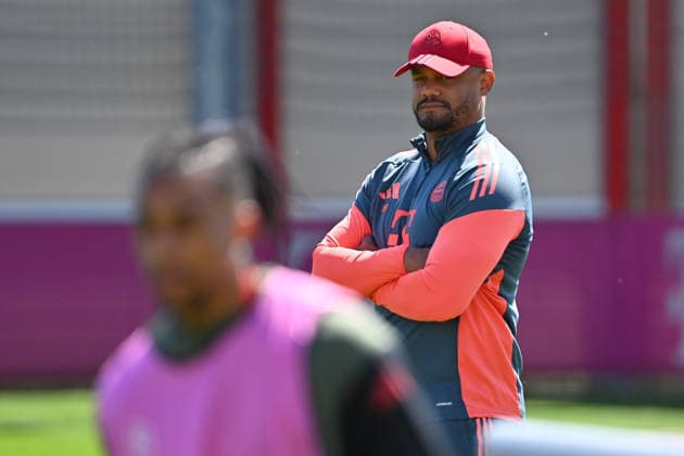 Coach Vincent KOMPANY Bayern Muenchen final training Bayern Muenchen on 27 04 2026 Football Champions League semi-final Paris Saint Germain PSG FC Bayern Muenchen on 28 04 2026